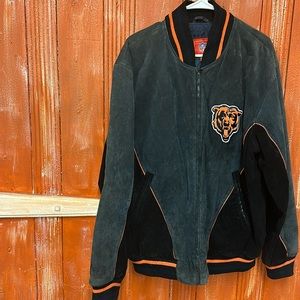Genuine NFL leather jacket. 2 side pockets and 1 inside pocket.